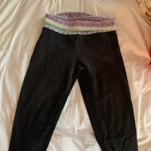 PINK Victoria’s Secret cropped leggings